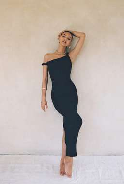 Johansen Long Poppy Dress Black Size 12 for rent on The Volte - image 7