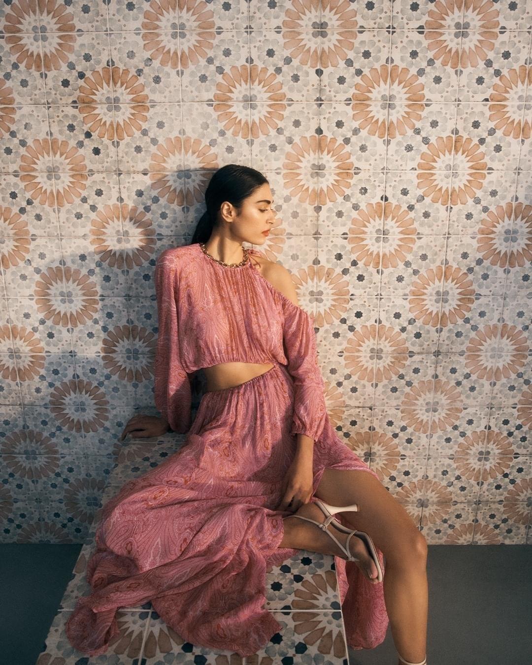 Scanlan Theodore GGT Paisley Drawcord Dress Pink Size 8 for rent on The Volte - main image