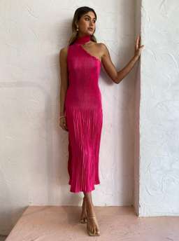 L'IDEE Soiree 90's Gown in Cherry Red Size 6 for rent on The Volte - image 8