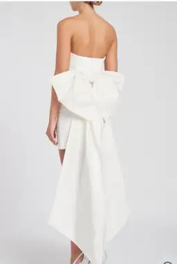 Rebecca Vallance Daphne Mini Ivory Size 8 for rent on The Volte - image 2