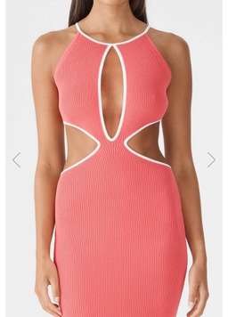 San Sloans ADRIAN RIB MIDI DRESS CORAL-WHITE Size 6 (6-8 fit) for rent on The Volte - image 4