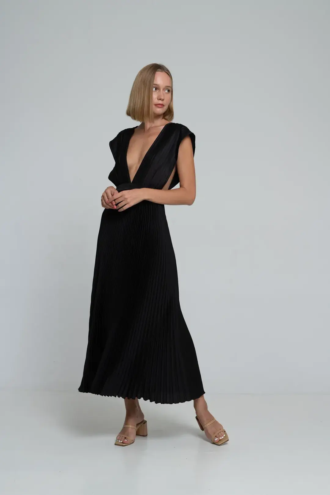 Lidee Gala Gown Noir Black Size 12 for rent on The Volte - main image