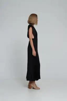 Lidee Gala Gown Noir Black Size 12 for rent on The Volte - image 3