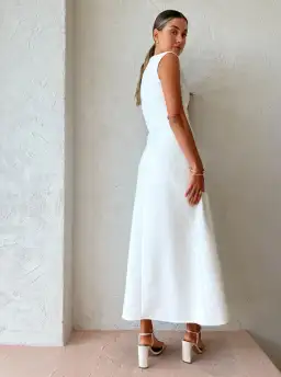 Camilla & Marc Hoxton Sleeveless Dress in Cream Size 6 for rent on The Volte - image 6