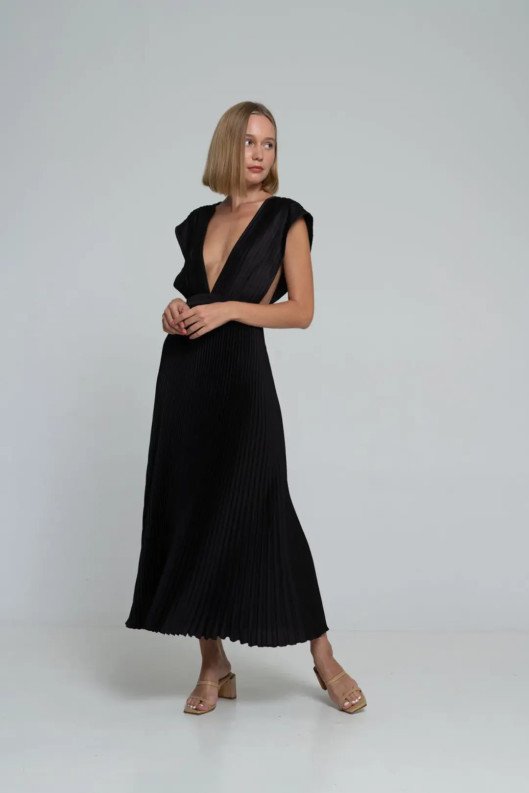 Lidee Gala Gown Noir Size 12 for rent on The Volte - main image