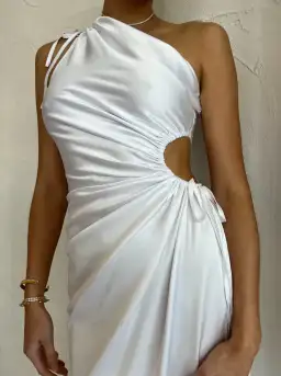 Sonya Moda Nour Maxi Dress In White Size AU 6 for rent on The Volte - image 4