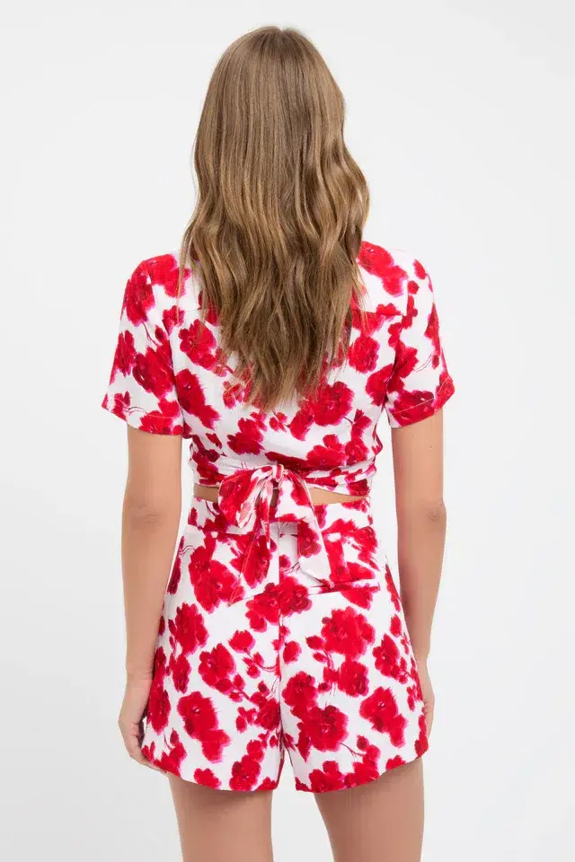 Kookai Bonita Crop Shirt Floral Size 34 / Au 6 for rent on The Volte - main image