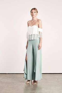Elliatt Winslow top and Elliatt Sway Pants size 8 for rent on The Volte - image 4