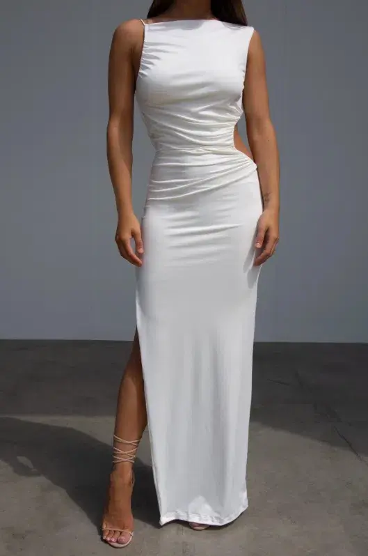 Effie Kats Rae Gown Ivory White Size 6 for rent on The Volte - main image