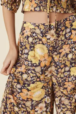 Spell and the Gypsy Hibiscus Lane Licorice Set Size XS/Au 6 for rent on The Volte - image 4