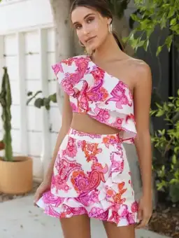 Sofia The Label Dolce Set Print Size 6 for rent on The Volte - image 2