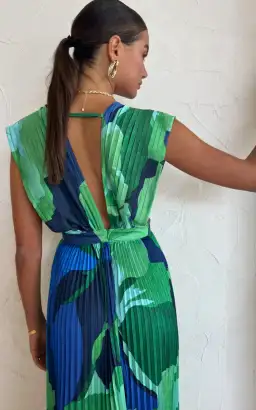 Lidee Gala Gown in Capri Green/Blue Size 8 for rent on The Volte - image 3