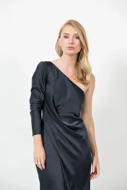 One Fell Swoop Scarlett Gown in Navy Size 8 for rent on The Volte - image 2