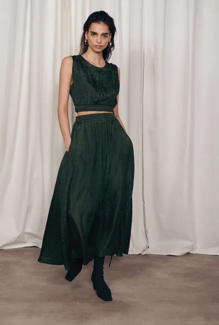 Silk Laundry Crinkle Sleeveless Crop Top Cedar Green Size AU 8 for rent on The Volte - main image