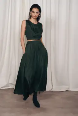 Silk Laundry Crinkle Sleeveless Crop Top Cedar Green Size AU 8 for rent on The Volte - image 1