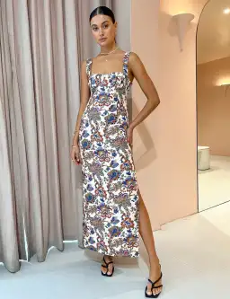 Sir the Label Bettina Midi Dress in Wiltshire Floral
Size 10