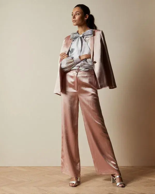 Ted Baker Mirta Floral Pussy Bow Blouse in Ivory Print in Size 2/AU 10 for rent on The Volte - main image