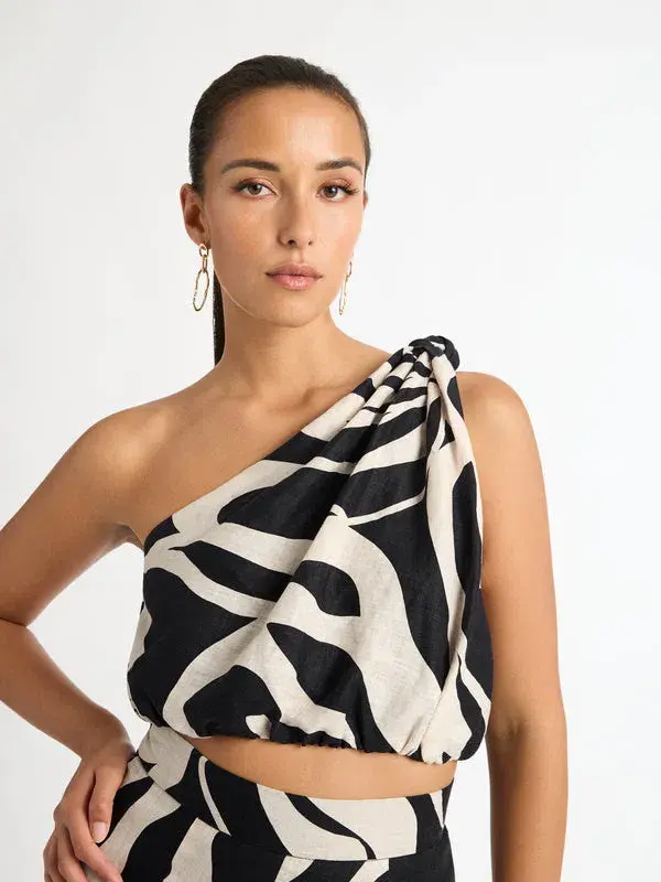 Sheike Zulu Top Print Size AU 10 for rent on The Volte - main image