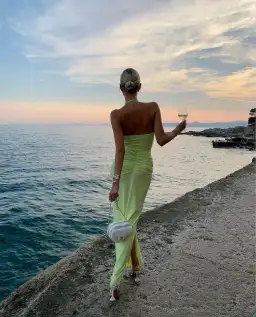 Natalie Rolt Shontae Gown Green Size 0/Au 6 for rent on The Volte - image 4