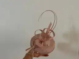 Morgan and Taylor Fascinator for rent on The Volte - image 3