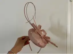 Morgan and Taylor Fascinator for rent on The Volte - image 4